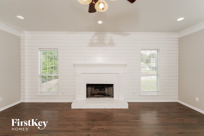 Building Photo - 3030 Weatherford Dr