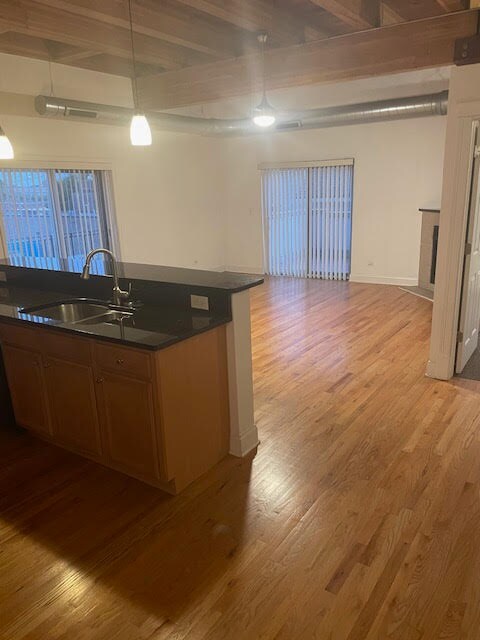 Building Photo - 500 N Damen Ave