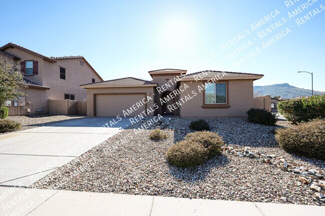 Building Photo - A Must See!!! 4 Bedrooms and 2 bath!!