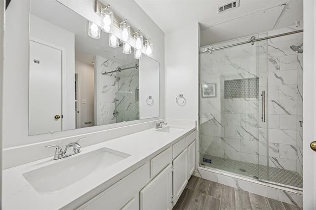 Foto del edificio - 8600 Coppertowne Ln