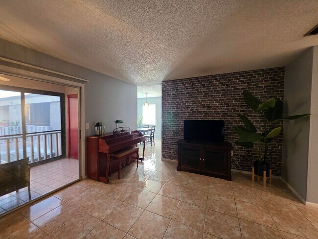 Foto del edificio - Furnished 2-Bedroom, 2-Bathroom Condo in Tampa
