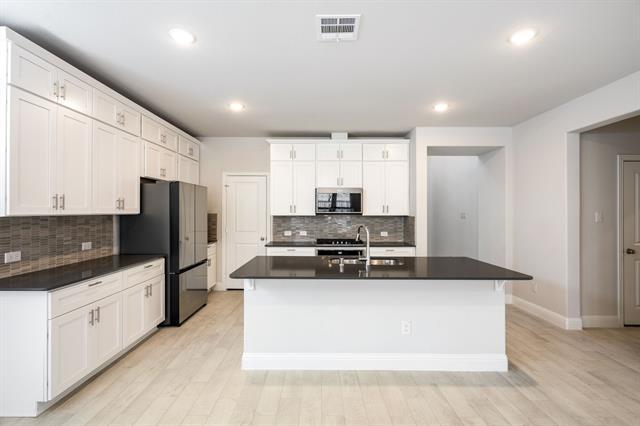 Foto del edificio - 3512 Lillian Ct