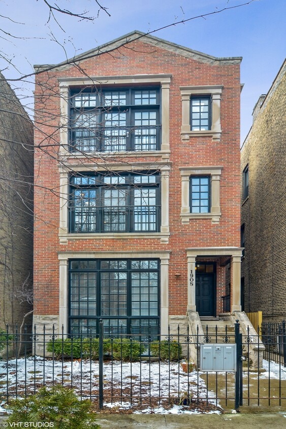 Primary Photo - 1908 N Sheffield Ave