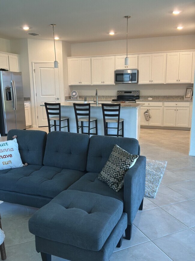 Building Photo - 3870 Passion Vine Dr