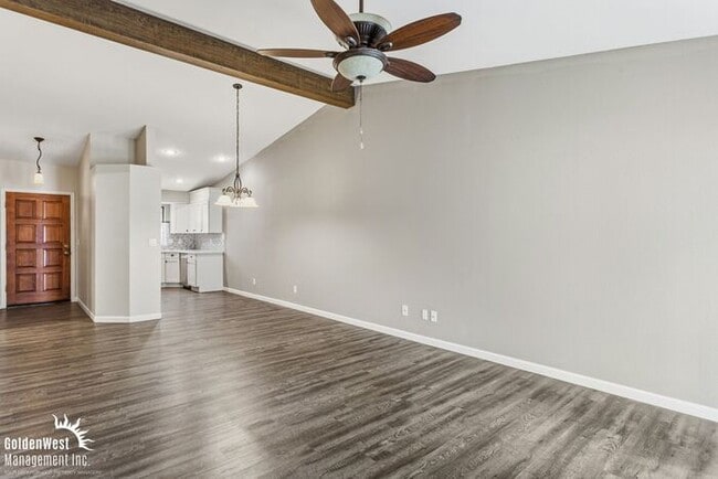 Building Photo - Newly Updated 2Bdm 2Ba Home with Fireplace & Private Patio in Mesa!