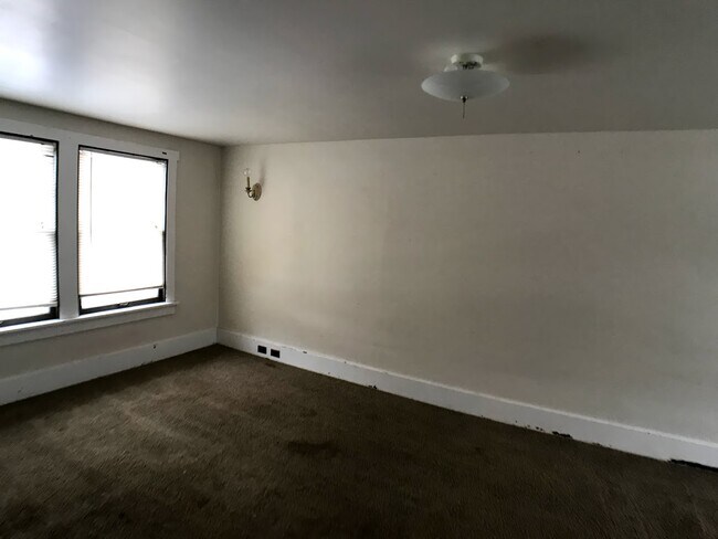 Foto del edificio - 205 W Redwood St
