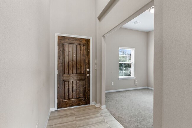 Foto del edificio - 2666 Cedar Path Ln