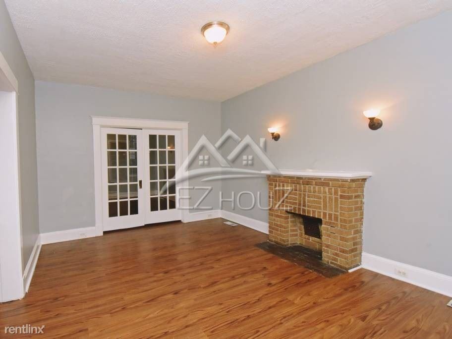 Primary Photo - 3 br, 2 bath Apartment - 3121 Lawnview Ave