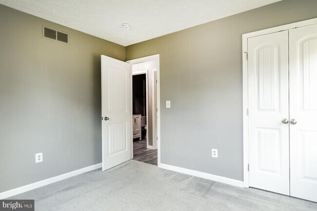 Building Photo - 847 Harbor View Terrace