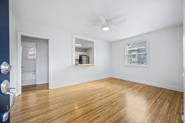 Foto del edificio - 1215 Emmett Ave