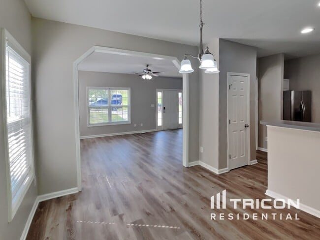 Building Photo - 1224 Sweetgrass St