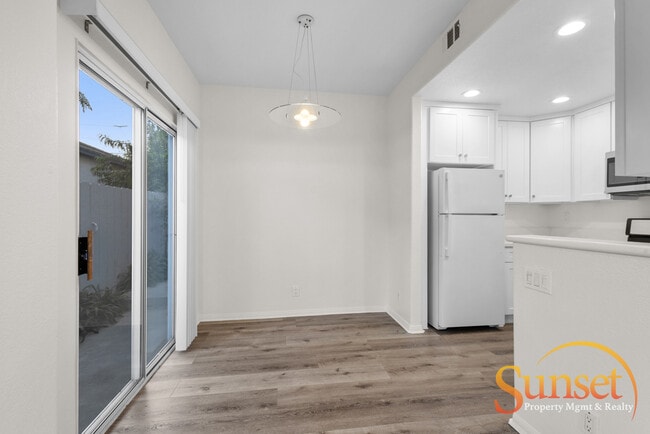 Building Photo - 2058 Reed Ave