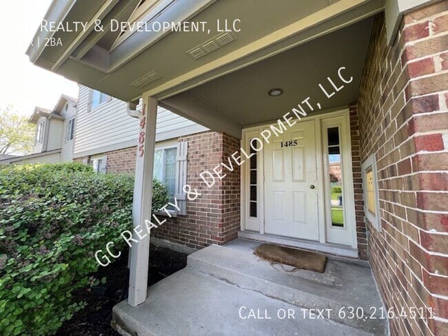 Building Photo - ***SCHAUMBURG CONDO - FULLY UPDATED / 2 BD...