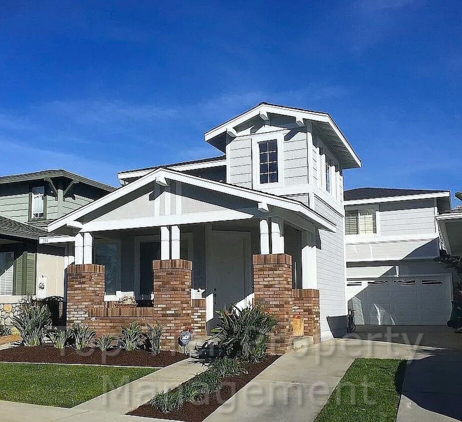 Primary Photo - ***Carlsbad Beach House - 3 bed / 2.5 bath...