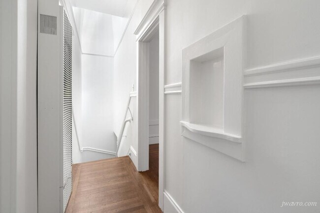 Building Photo - 3208 24th St