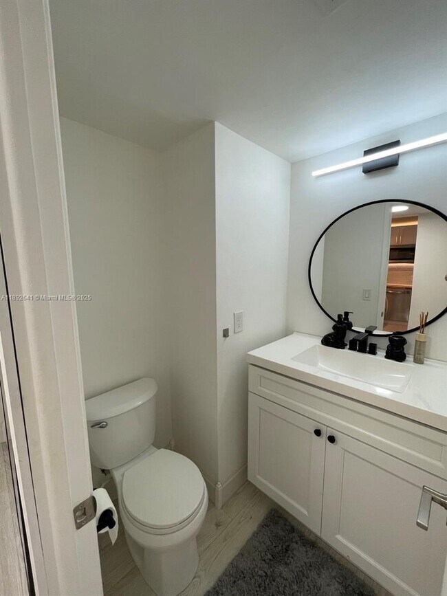 Foto del edificio - 2801 NE 183rd St
