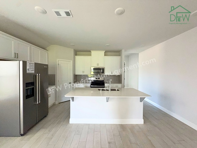 Foto del edificio - Spacious 3BR Home with Office Room & Large Backyard in Anna, TX — For Lease!