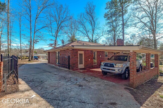 Foto del edificio - 200 North Dr