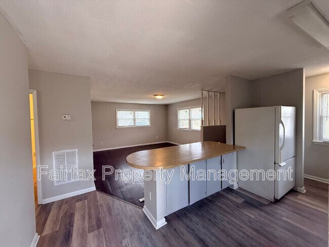 Foto del edificio - 3221 Dearborn Dr