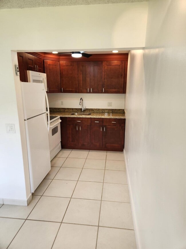 Foto del edificio - 600 Village Green Ct