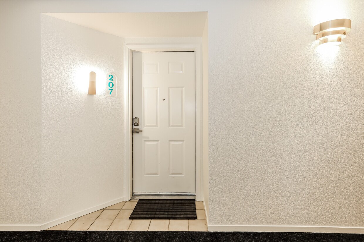 Primary Photo - 1410 Bel Air Dr