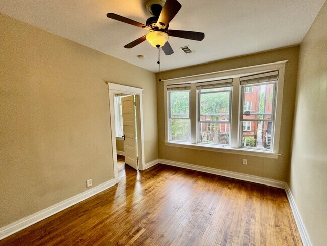 Foto del edificio - 1039 N Wood St
