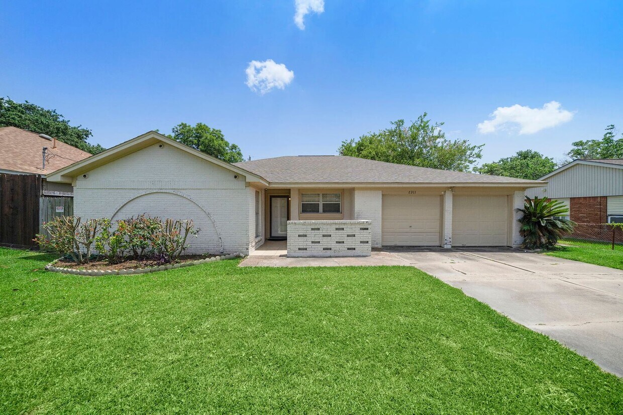 Foto principal - 2311 20th Ave N