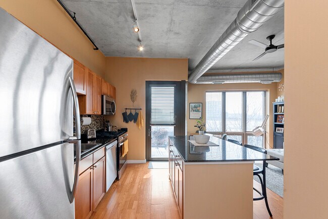 Foto del edificio - 1000 N Kingsbury St