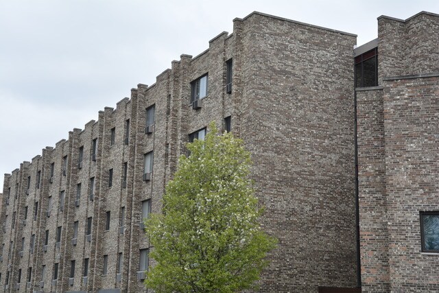 Building Photo - 5306 N Cumberland Ave