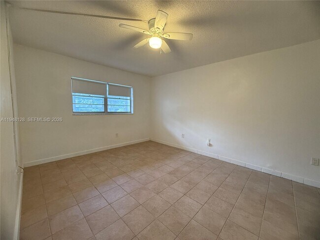 Foto del edificio - 2820 NE 201st Terrace