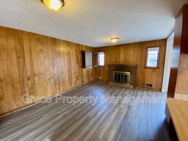 Building Photo - 6820 S Clarkson Street