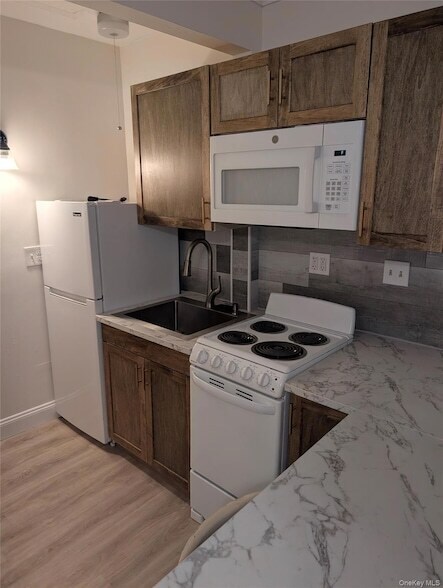 Foto del edificio - 1751 US-6