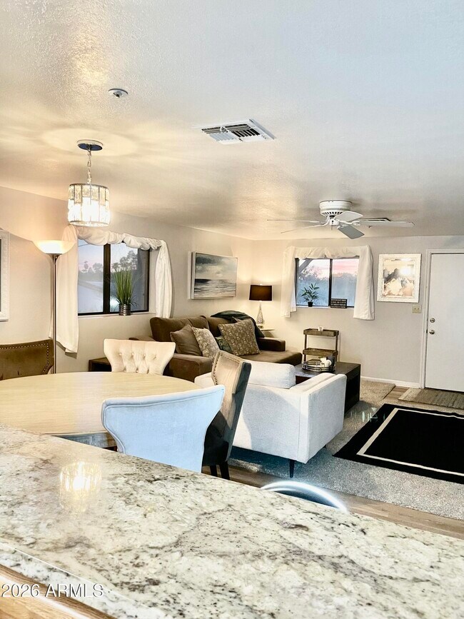 Foto del edificio - 7902 E Wood Dr