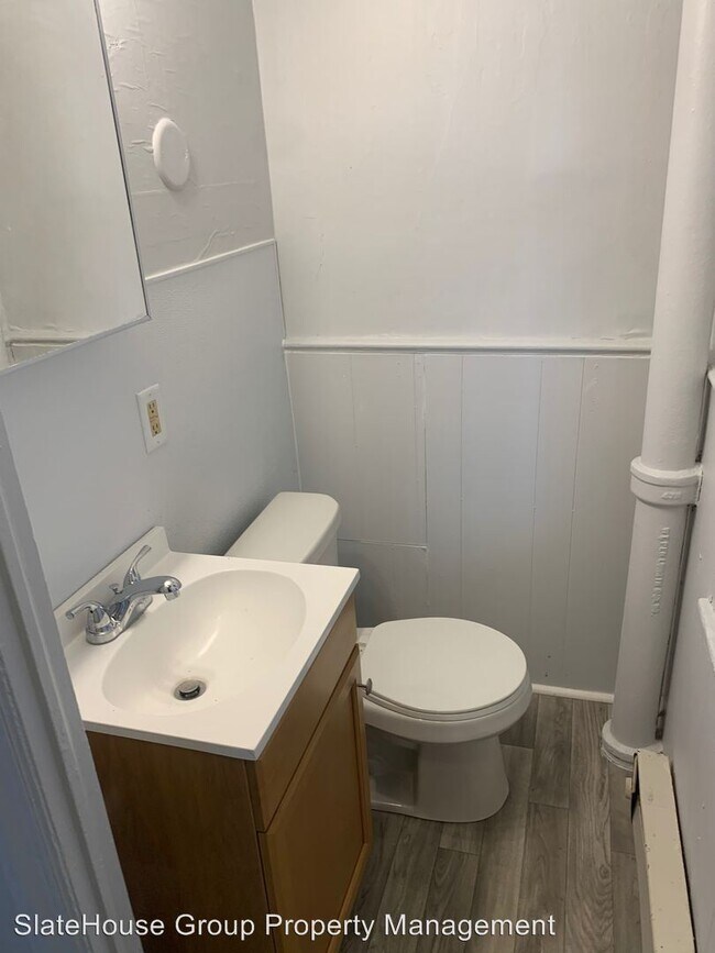 Foto del edificio - 1037 E Poplar St