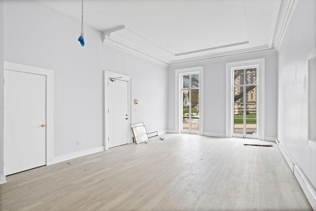 Building Photo - 47 Ten Broeck St