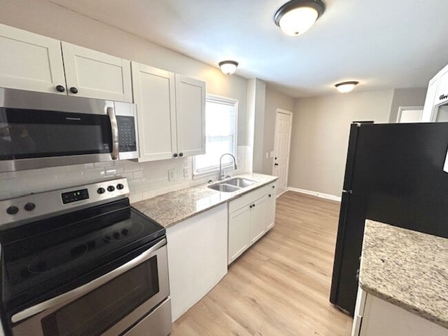 Foto del edificio - 124 Cottonwood Dr