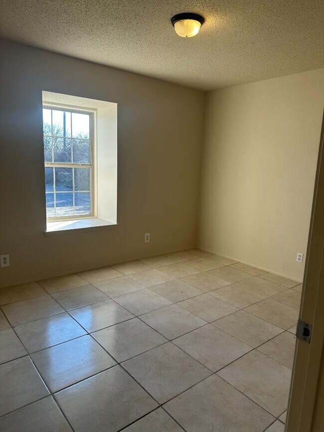 Foto del edificio - 121 Fairway Ave