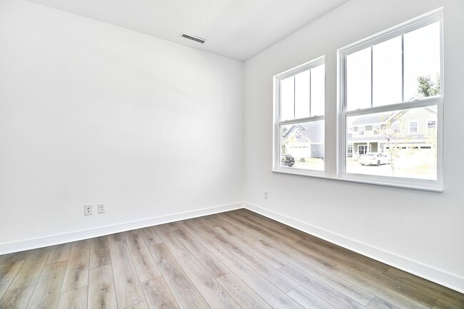 Building Photo - 408 Eisenhower St