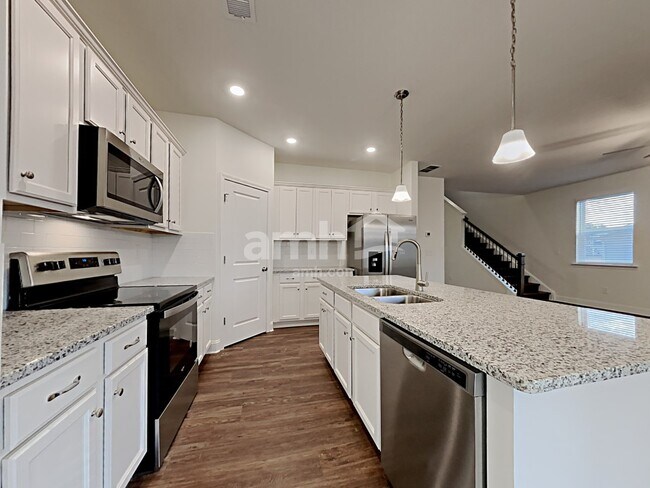 Building Photo - 5245 Hudson Valley Drive