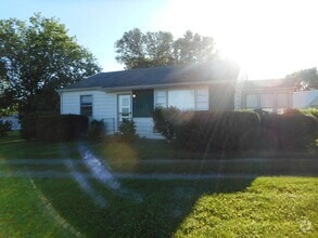 Building Photo - 6 Pleasant Grove Rd