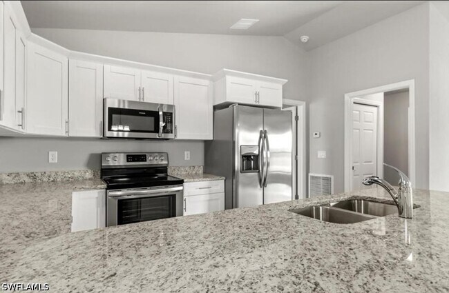 Foto del edificio - 626 NW 2nd Ln
