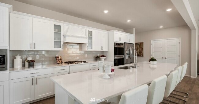 Large kitchen with gas stove - 29017 238th Ave SE