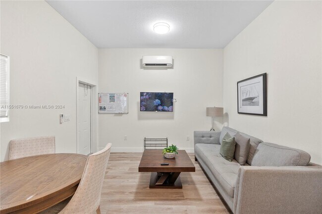 Foto del edificio - 830 SE 14th St