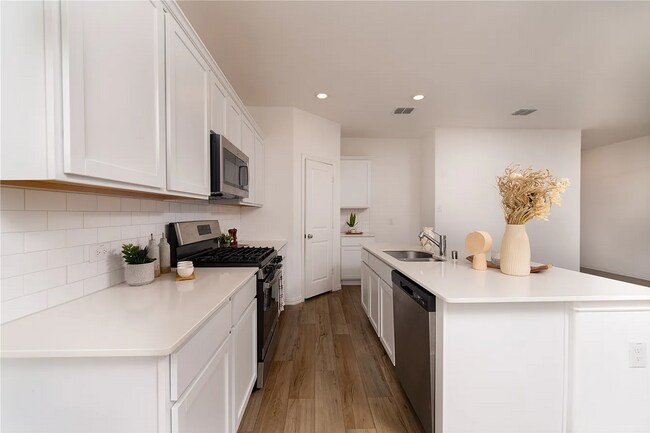 Building Photo - Don't Miss Out! 2022 Built House