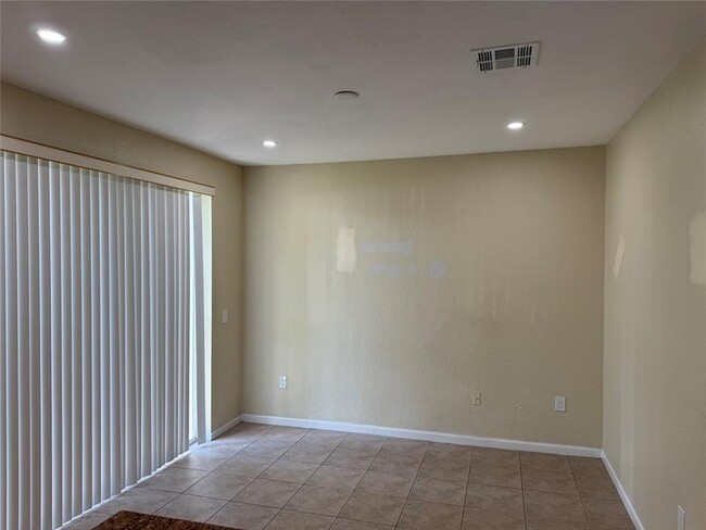 Building Photo - 8531 SW 25th Ct
