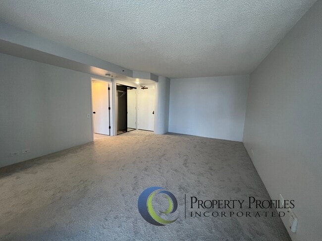 Foto del edificio - Honolulu Park Place - 2 Bedroom 2 Bath 2 P...