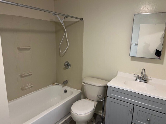 Building Photo - 427 N Locust St