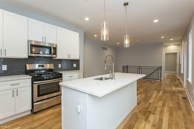 Building Photo - 3 br, 3 bath Apartment - 1500 N 26th St