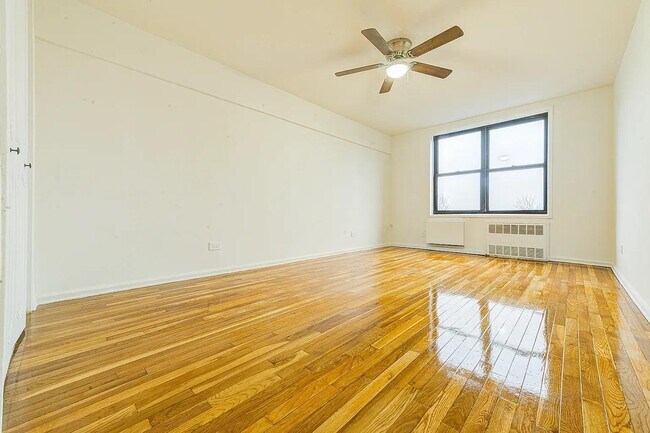 Foto del edificio - 1275 E 51st St