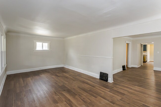 Foto del edificio - 4440 Fairview Dr